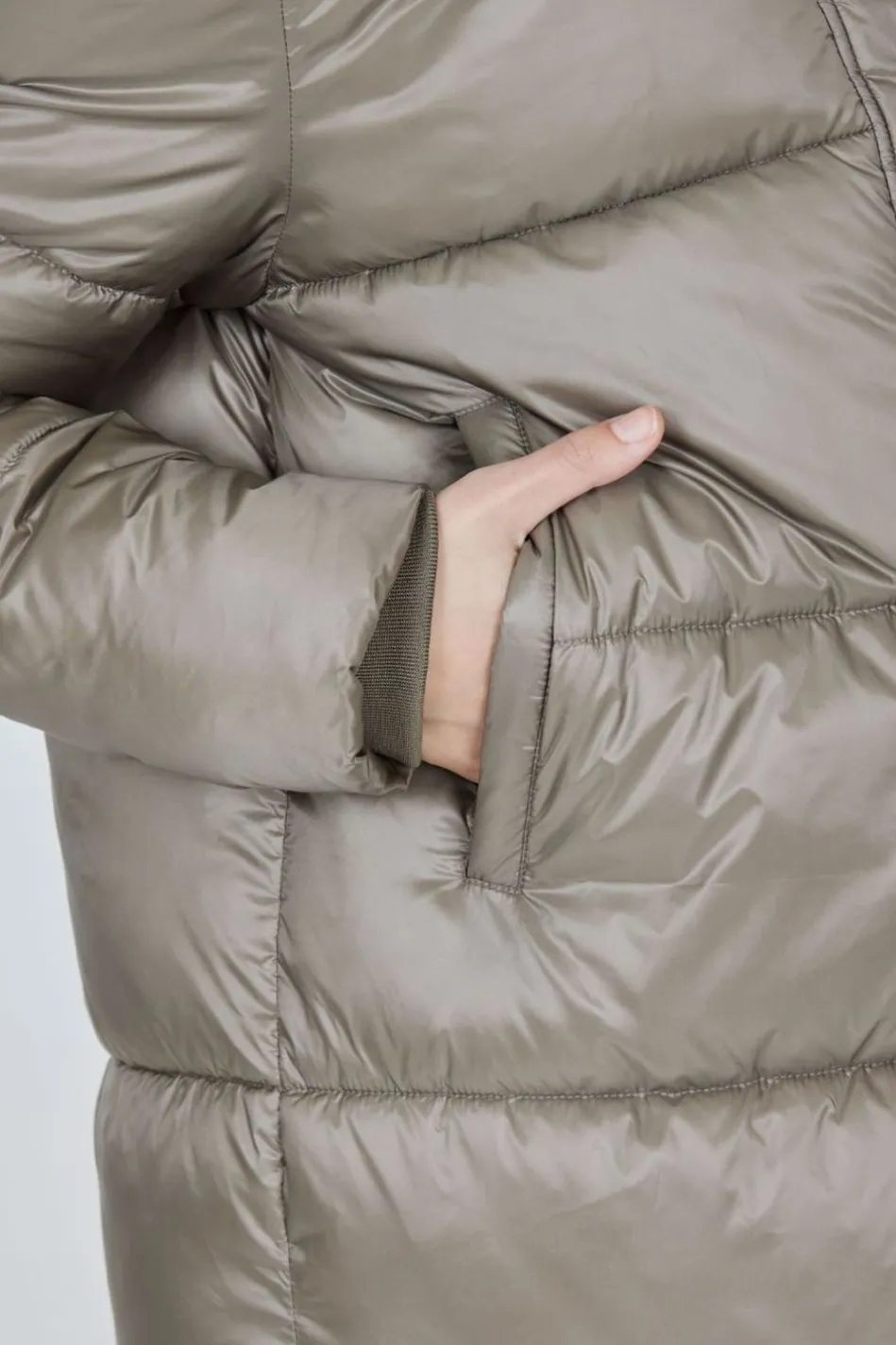 womens-elly-maxi-puffer-jacket-JYxkjDsu-6.webp Outlet Athlecia Womens Elly Maxi Puffer Jacket